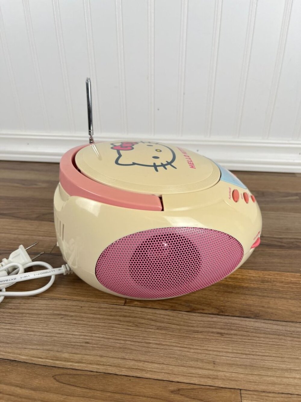 Hello Kitty Pink KT2024A Stereo AM /FM CD Player Boombox Radio For Parts Read. - Picture 6 of 10